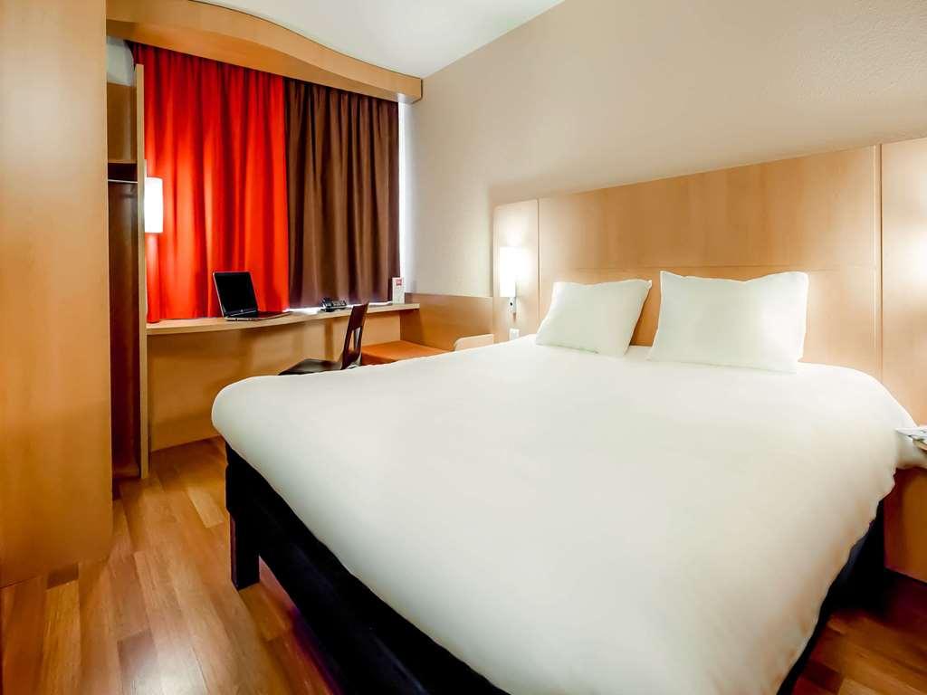 Ibis Vannes Rom bilde